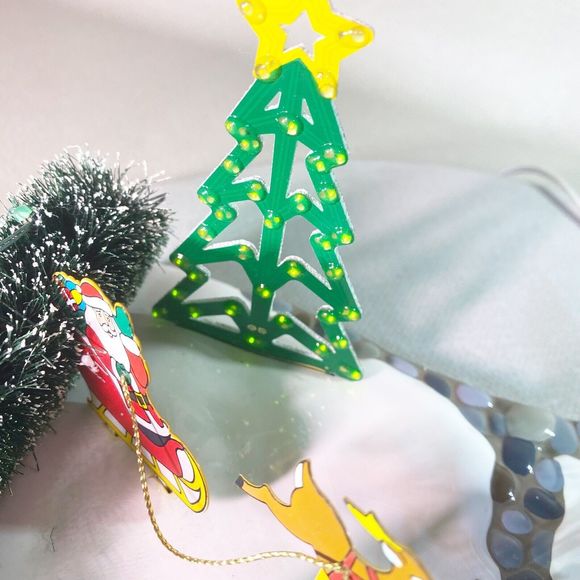 Dept 56 Village Accessories # 52506 Festive Front Yard Christmas Nativity Scene - Picture 12 of 16